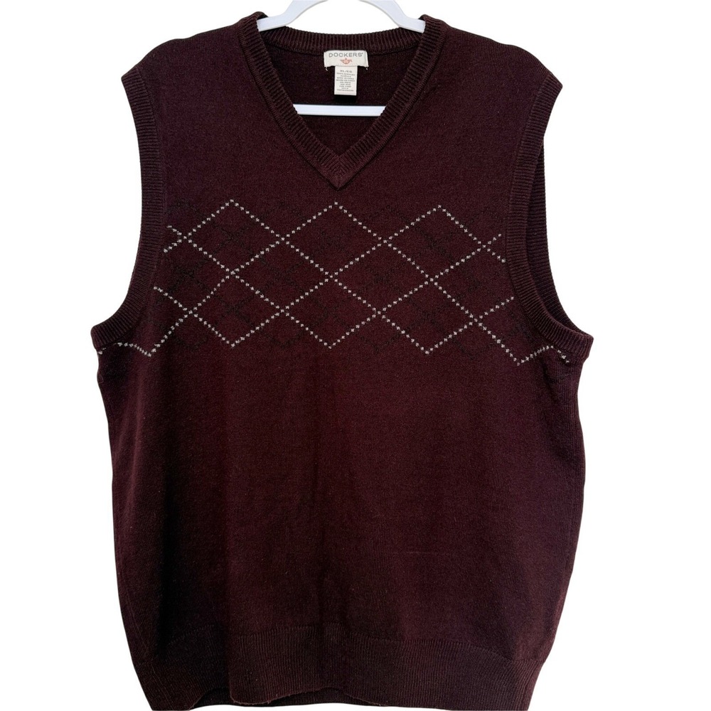Dockers Mens XL Burgundy Maroon Argyle V-Neck Acrylic Knit Sweater Vest